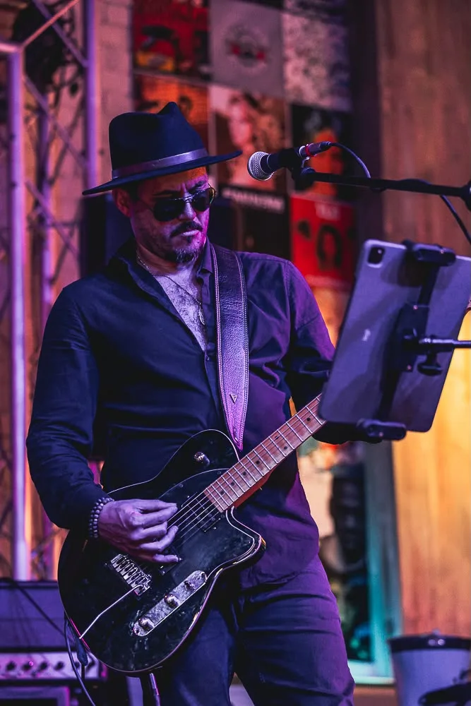 Daniel Guanchez &mdash; Covergirl Band